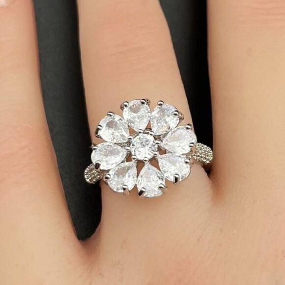 925 Sterling Silver with White Diamond Cubic Zirconia Flower Ring Size 10 - Picture 1 of 11